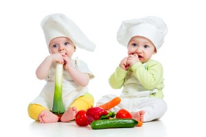 babies-eating-healthy-food